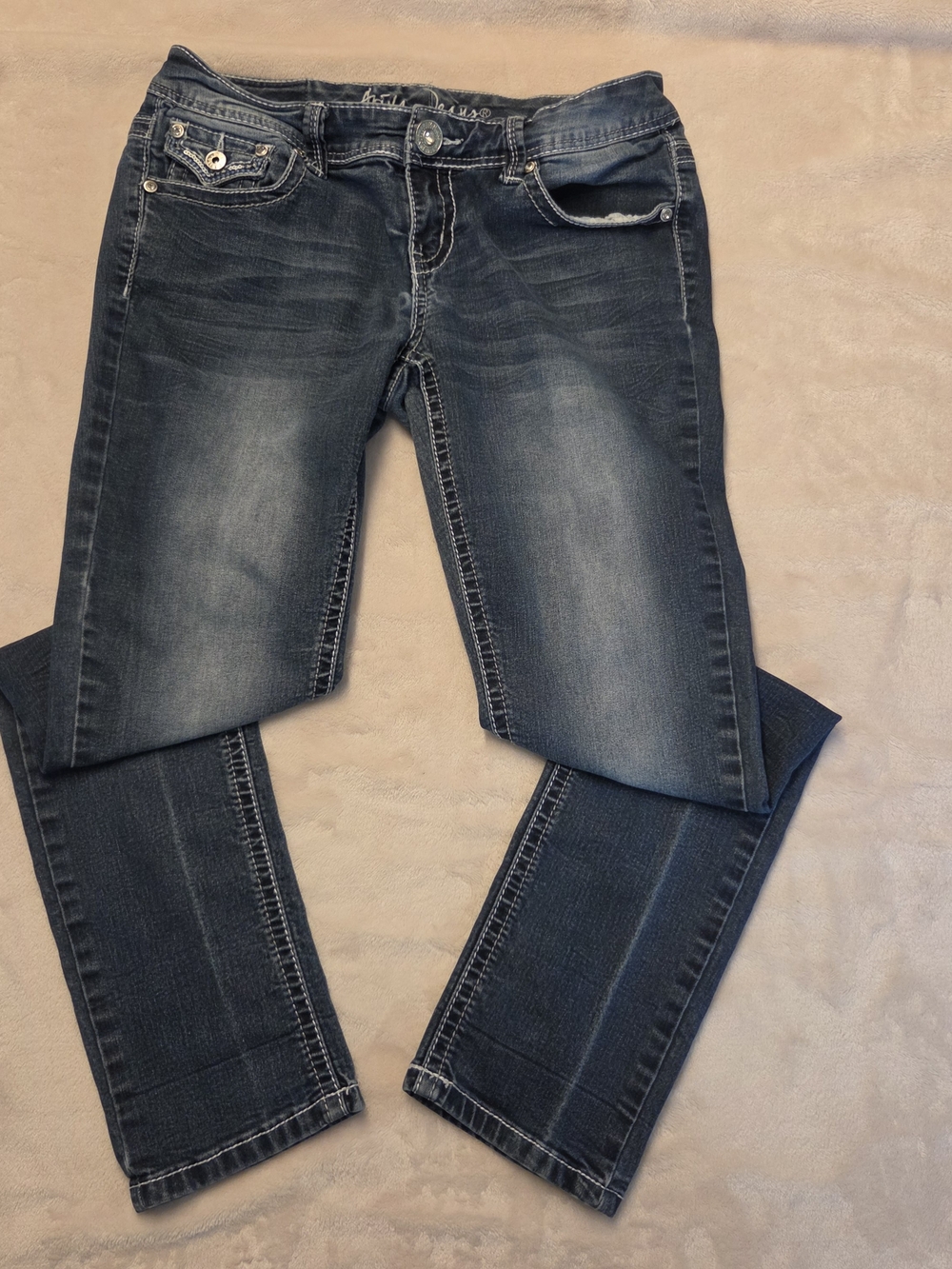 Ariya Women's Slim Fit Dark Wash Blue Jeans 7/8
